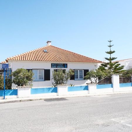 West Coast Surf Hostel Арея-Бранка Экстерьер фото
