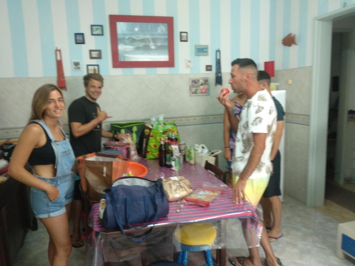 West Coast Surf Hostel Арея-Бранка Экстерьер фото