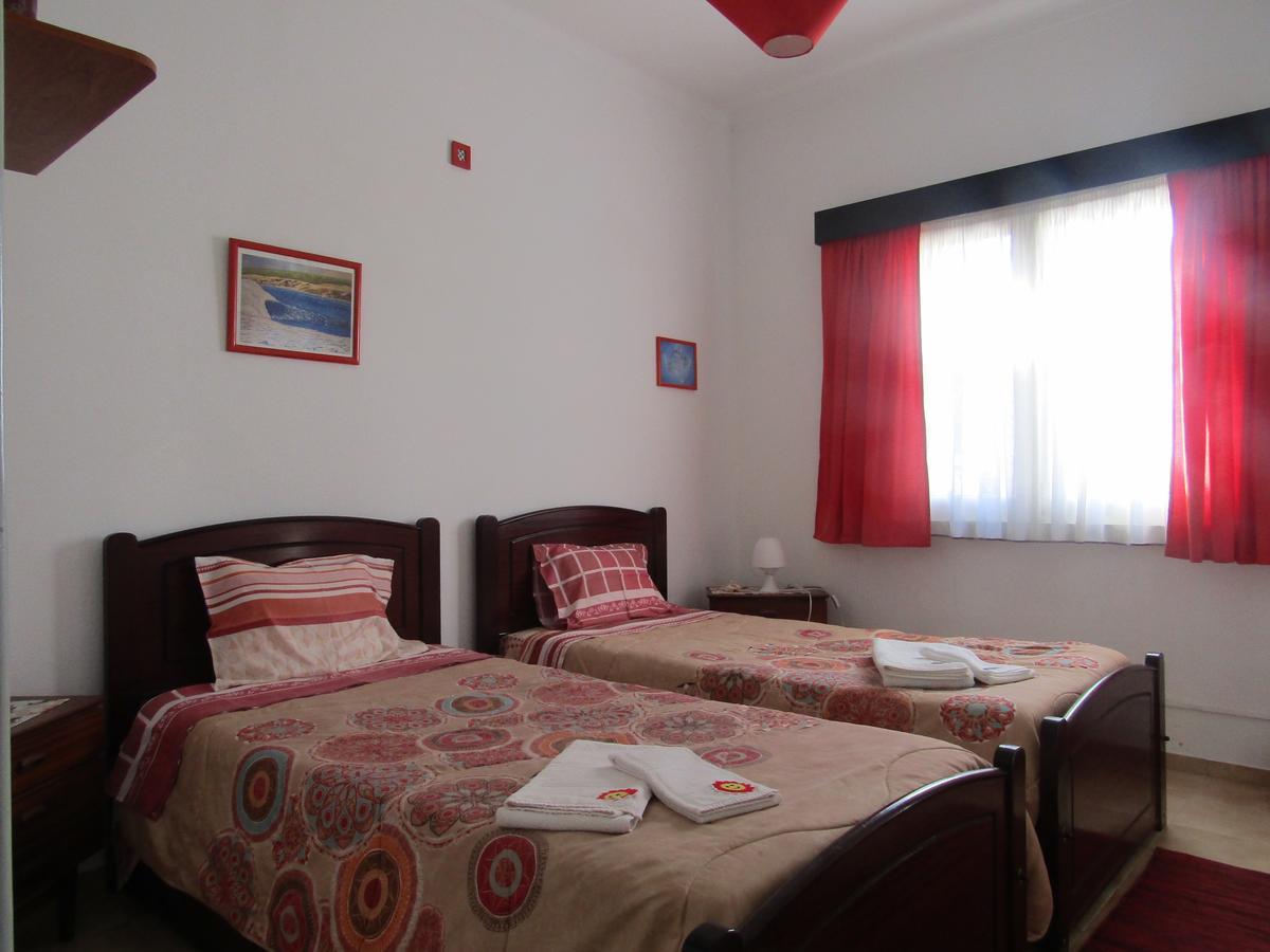 West Coast Surf Hostel Арея-Бранка Экстерьер фото