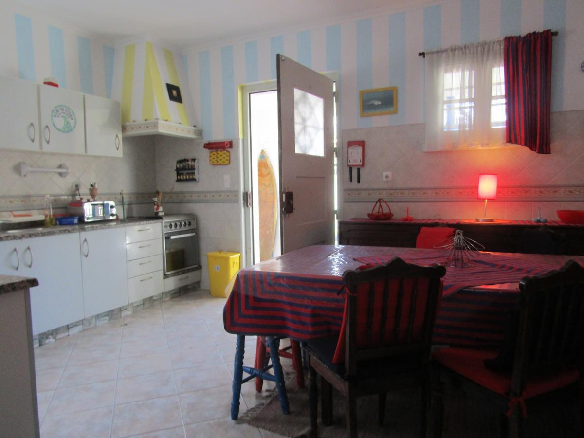 West Coast Surf Hostel Арея-Бранка Экстерьер фото